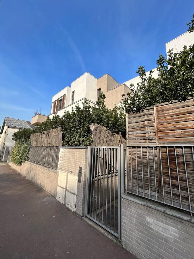 Modern And Bright Apartment Near Paris La Courneuve Exterior foto
